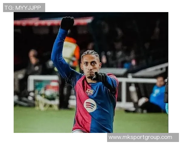 拉菲尼亚坦言曾考虑离开巴萨沙特报价令我心动不已 拉菲尼亚坦言曾考虑离开巴萨沙特报价令我心动不已