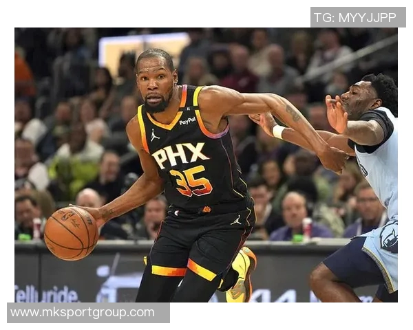 杜兰特展现绝佳表现但体能问题成争冠路上的最大隐忧 杜兰特展现绝佳表现但体能问题成争冠路上的最大隐忧