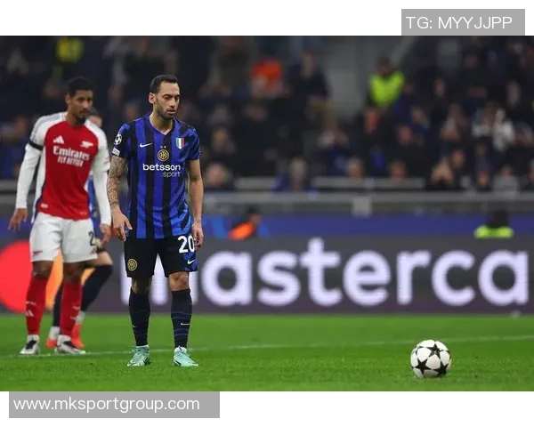 恰尔汗奥卢因伤缺席热那亚战役或将在意超杯复出