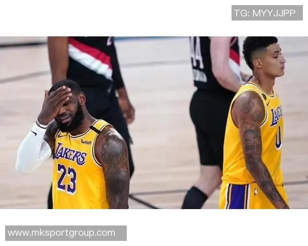 祝福雄鹿球员杰里科希姆斯27岁生日快乐愿他在新的一岁中更进一步