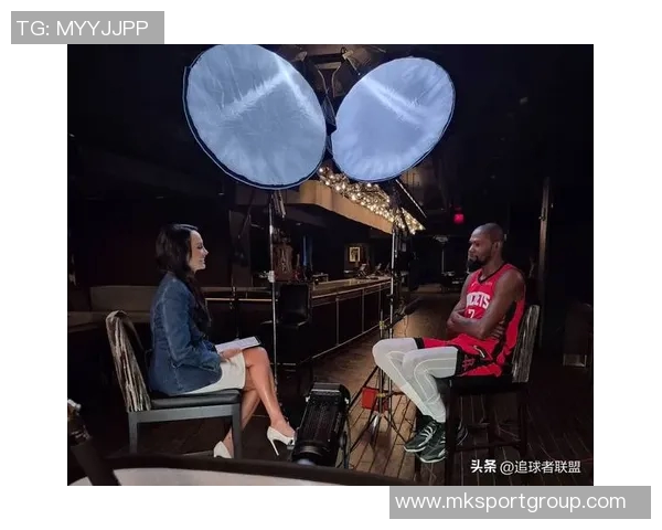 快船半场微弱领先火箭祖巴茨表现出色杜兰特状态低迷仅得7分