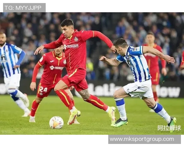 桑德兰与西汉姆联争夺S希门尼斯AC米兰或将考虑出售他