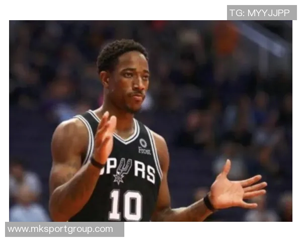 组织中锋双雄齐发威瓦兰妙传助攻斯特劳瑟轻松进球