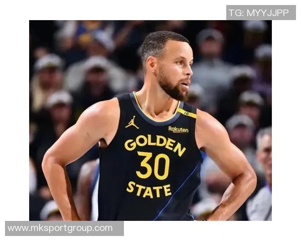 库里幽默回应交通拦截称报名字即可引发网友热议