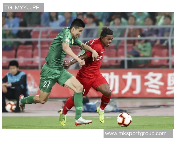 河南足球队焕发新生力北京国安队展现百变雄风