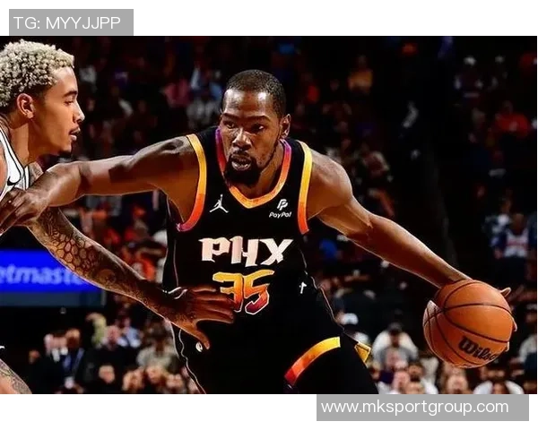 凯尔登出战17分钟高效表现6中4贡献11分5板正负值16助球队胜利