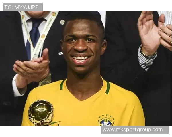 邓加称赞维尼修斯球技出众但认为他尚未成为更衣室领袖