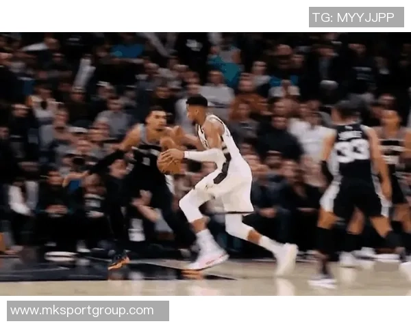 文班和字母哥双双闪耀首周东西部周最佳表现引发热议