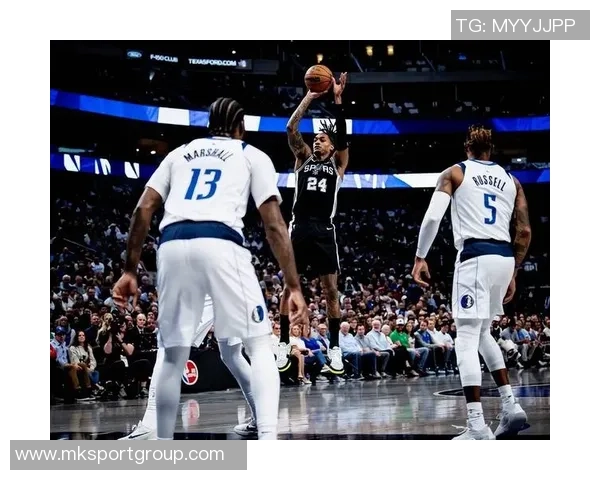 浓眉称赞文班投篮能力认为防守者只能祈祷他失手